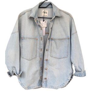 Zara Woman Oversized Light Wash Denim Shirt Jacket XS Long Sleeve Button-Front
